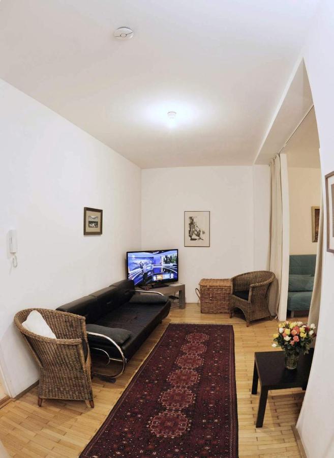 Apartman Old Centre - Rybarska Brana Bratislava Eksteriør bilde