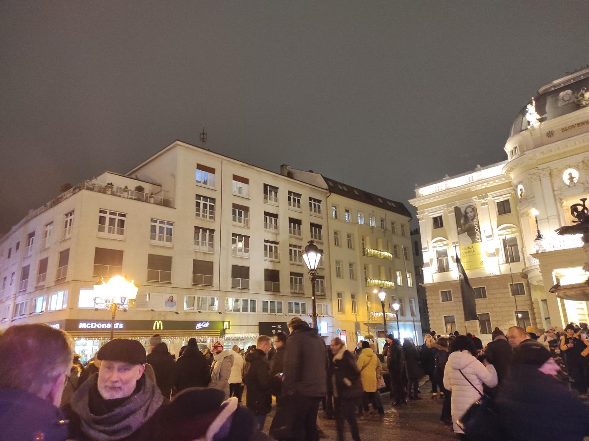 Apartman Old Centre - Rybarska Brana Bratislava Eksteriør bilde