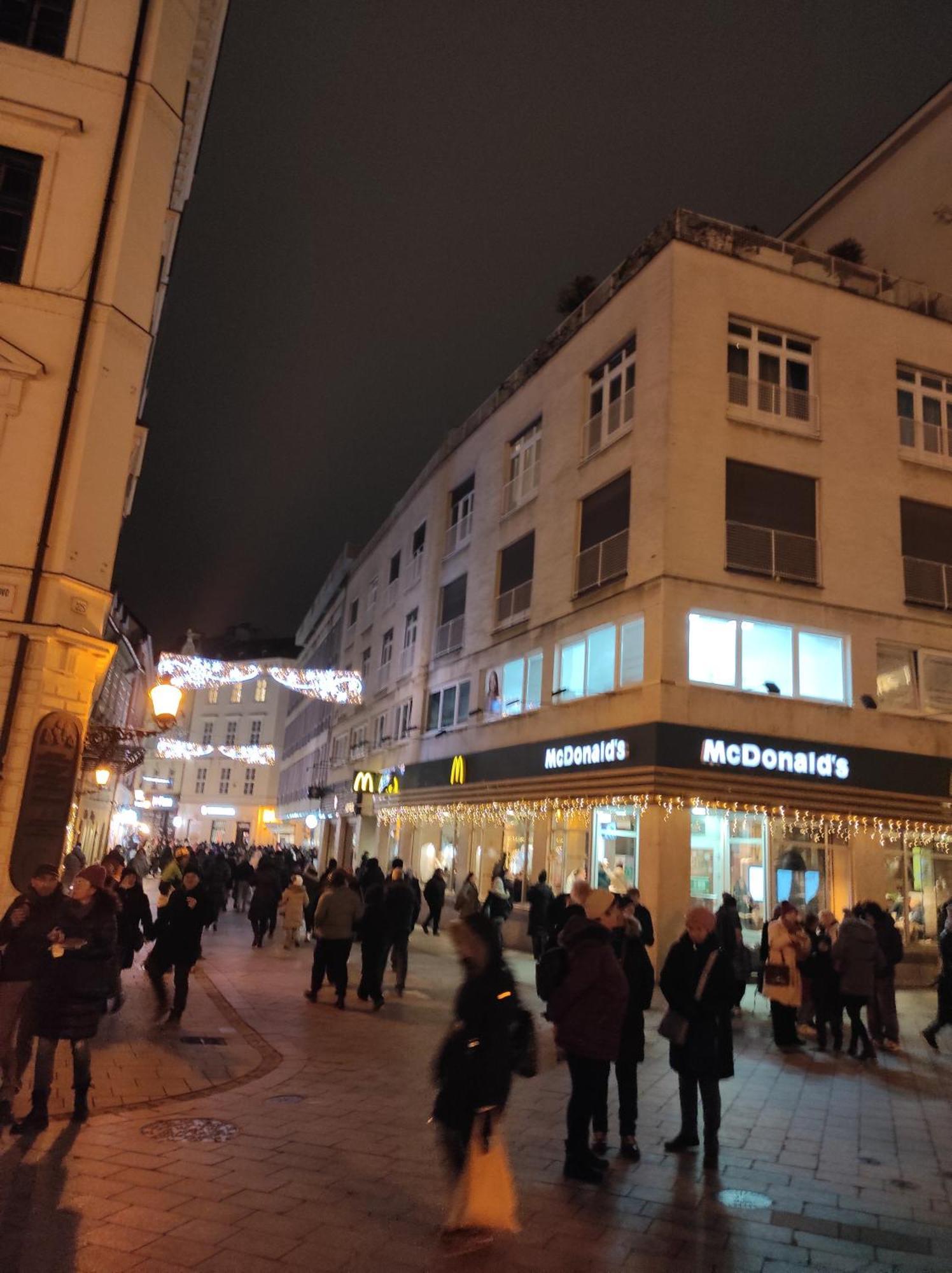 Apartman Old Centre - Rybarska Brana Bratislava Eksteriør bilde