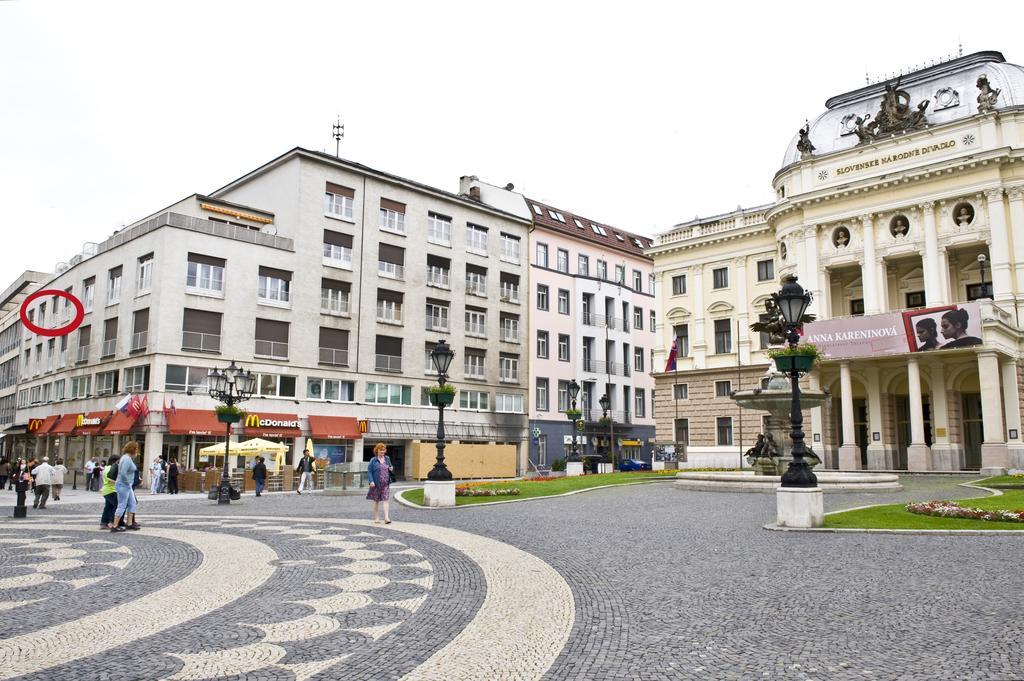 Apartman Old Centre - Rybarska Brana Bratislava Eksteriør bilde